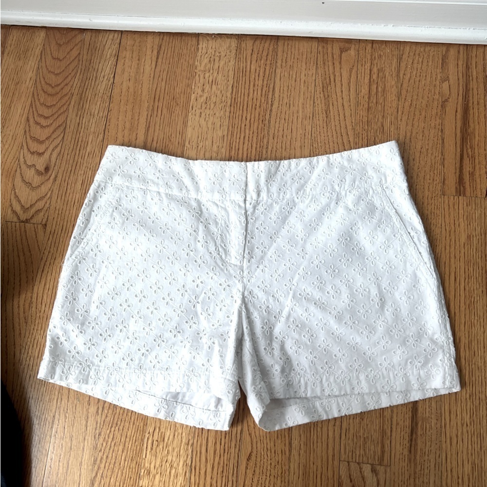 Vineyard Vines Womens White Lace Textured Shorts Size 2 Feminine Eyelit Preppy